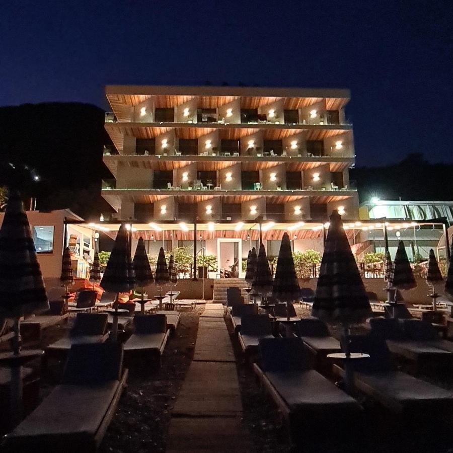 Hotel Aross Vlorë 外观 照片